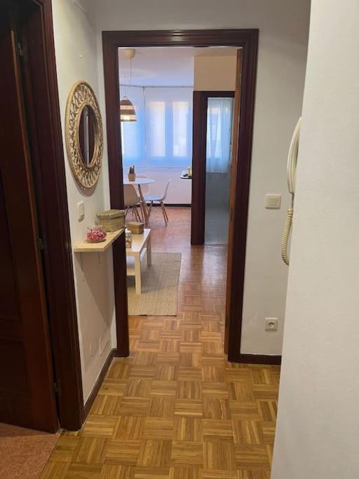 Acogedor Y Soleado Apartamento Recien Amueblado En Gijón Eksteriør billede